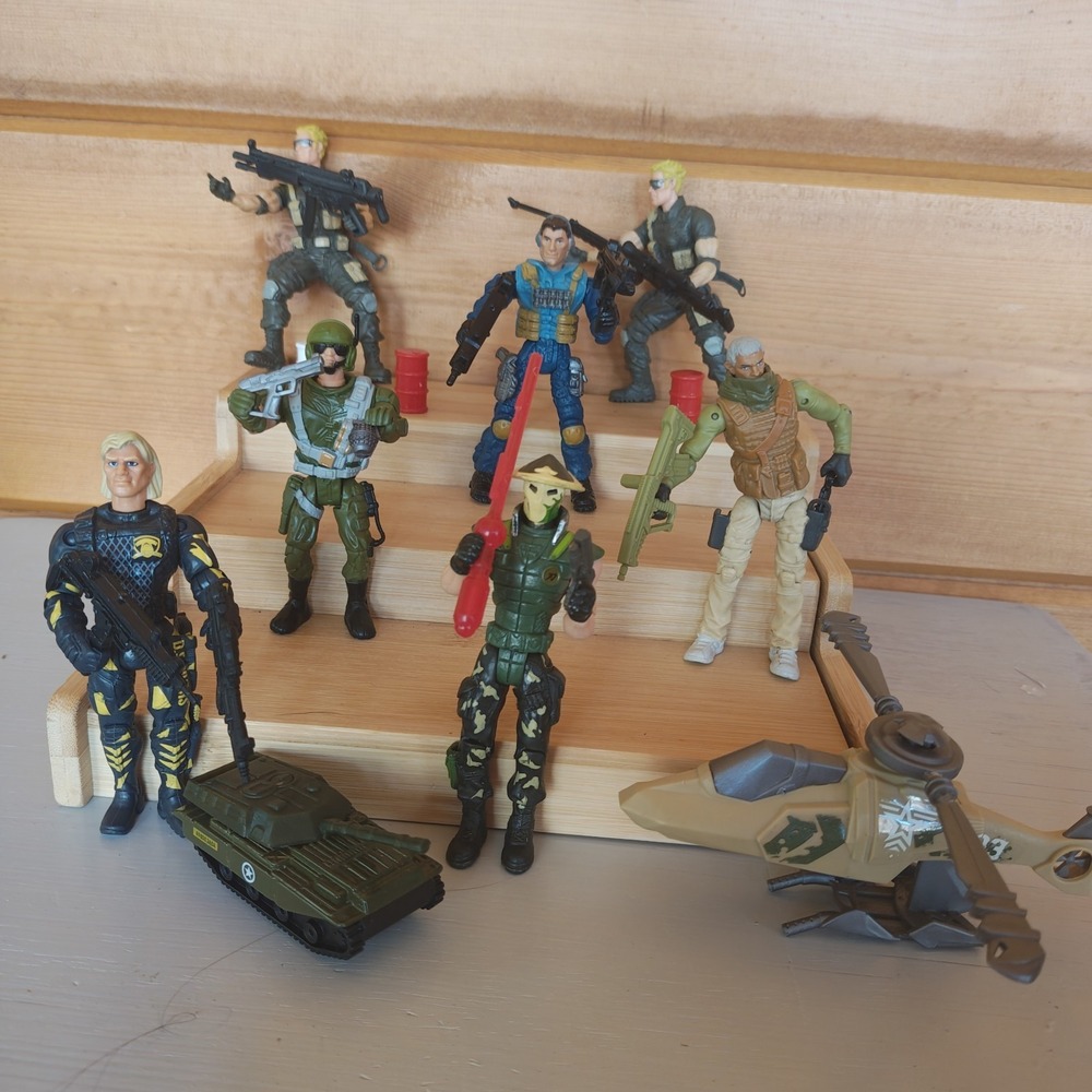 Lanard Action Figure Corps‎ Elite Bundle of 7 all with Mismatched Weapons ZC2